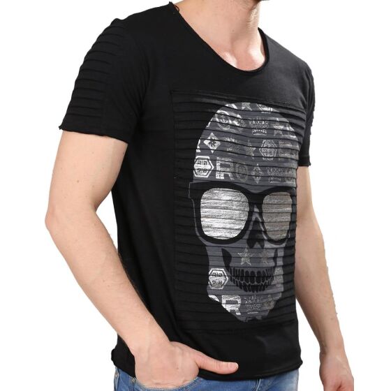 Red Bridge Luxury Skull Mens T-Shirt Black