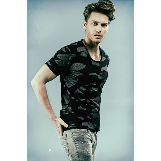 Red Bridge Mens T-Shirt Contrast Effect Camouflage Pixel Black