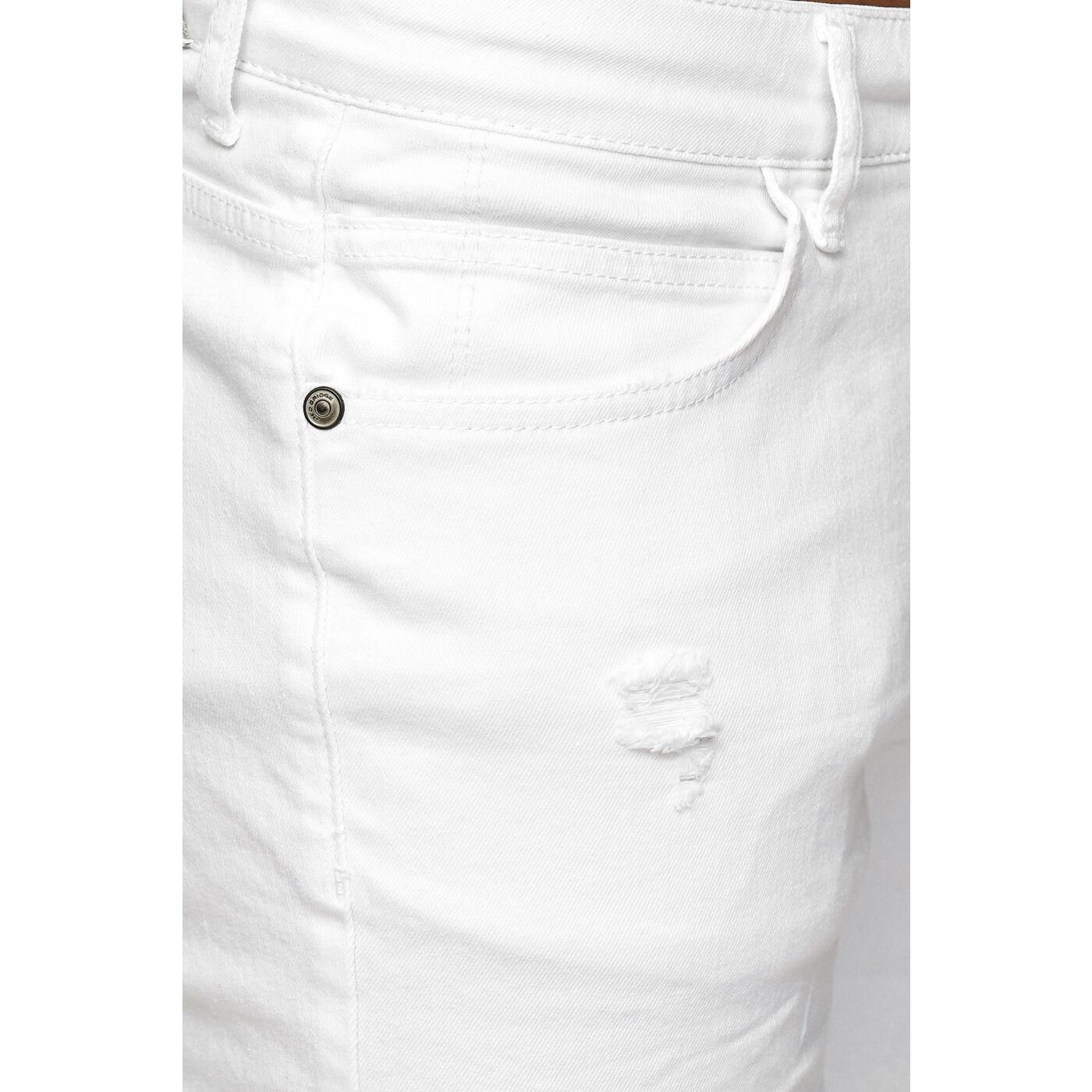 white pant jeans